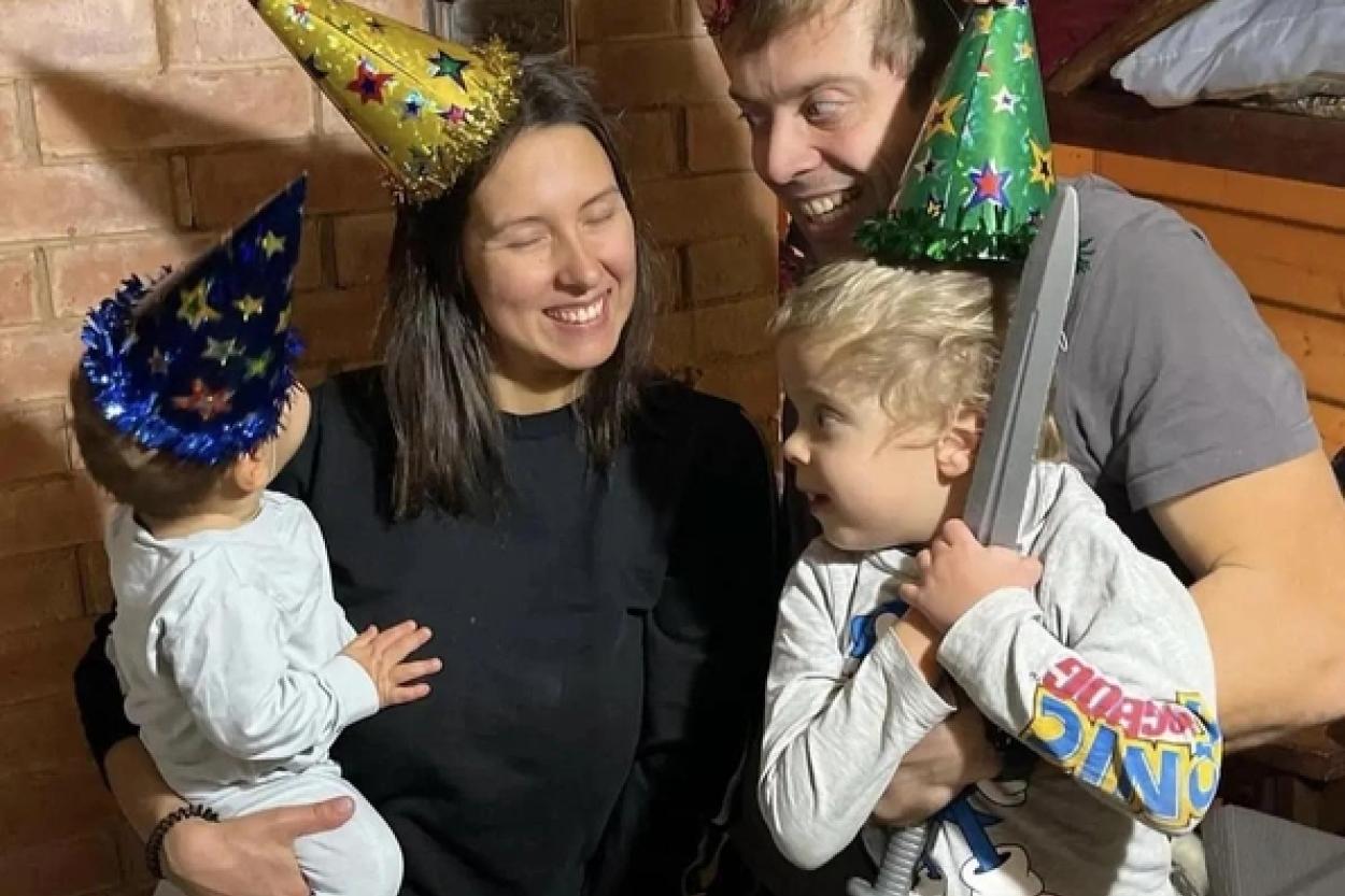 Александр Ильин, звезда «Интернов», стал отцом во третий раз: в его семье появилась дочка