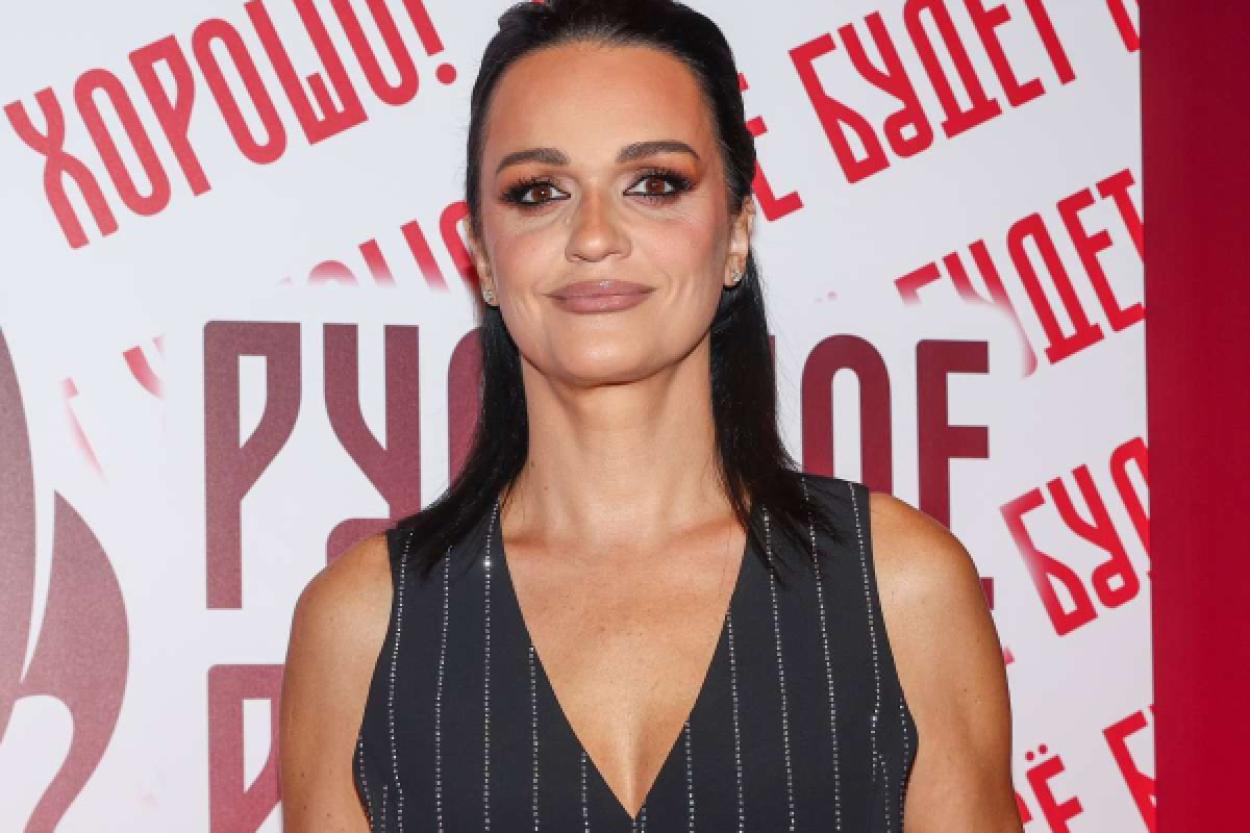 Славе, певице в расцвете сил, могут запретить выступления