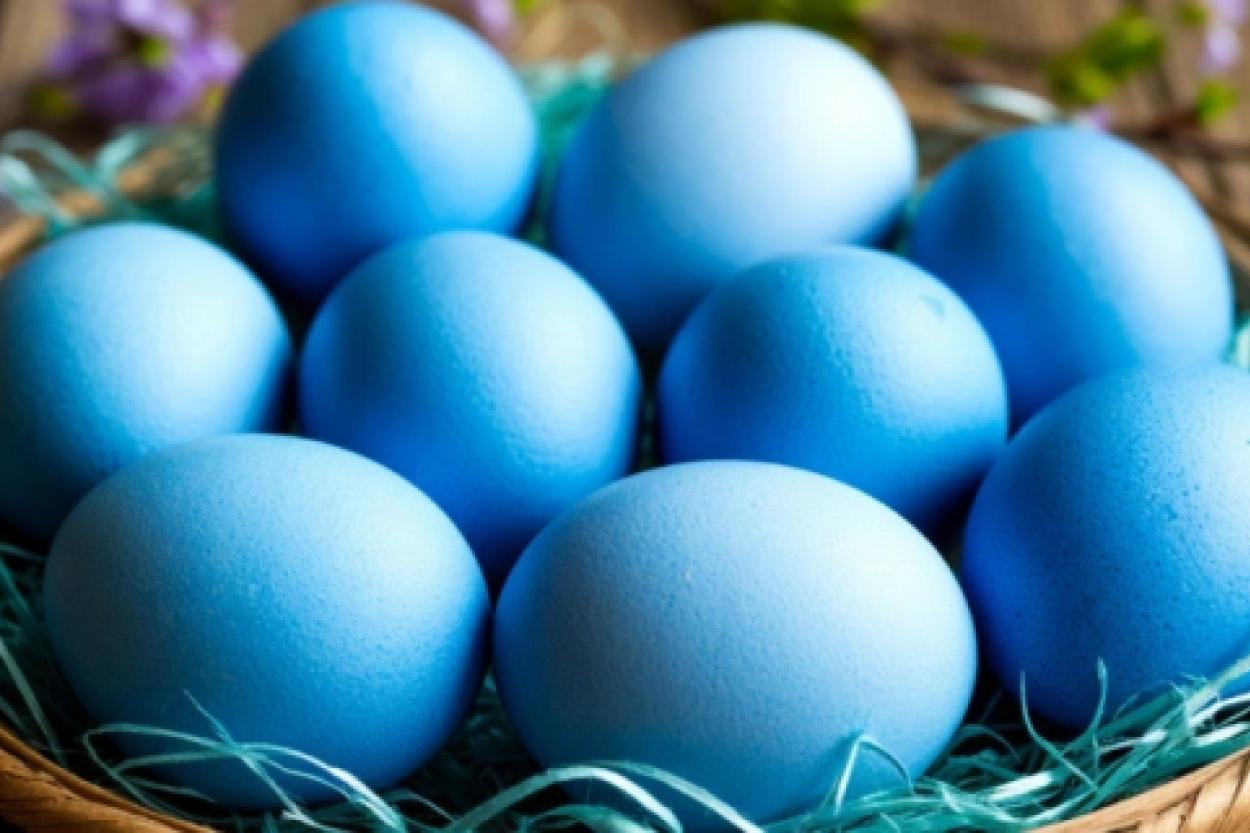 Как получить нежные голубые яйца с помощью простого овоща