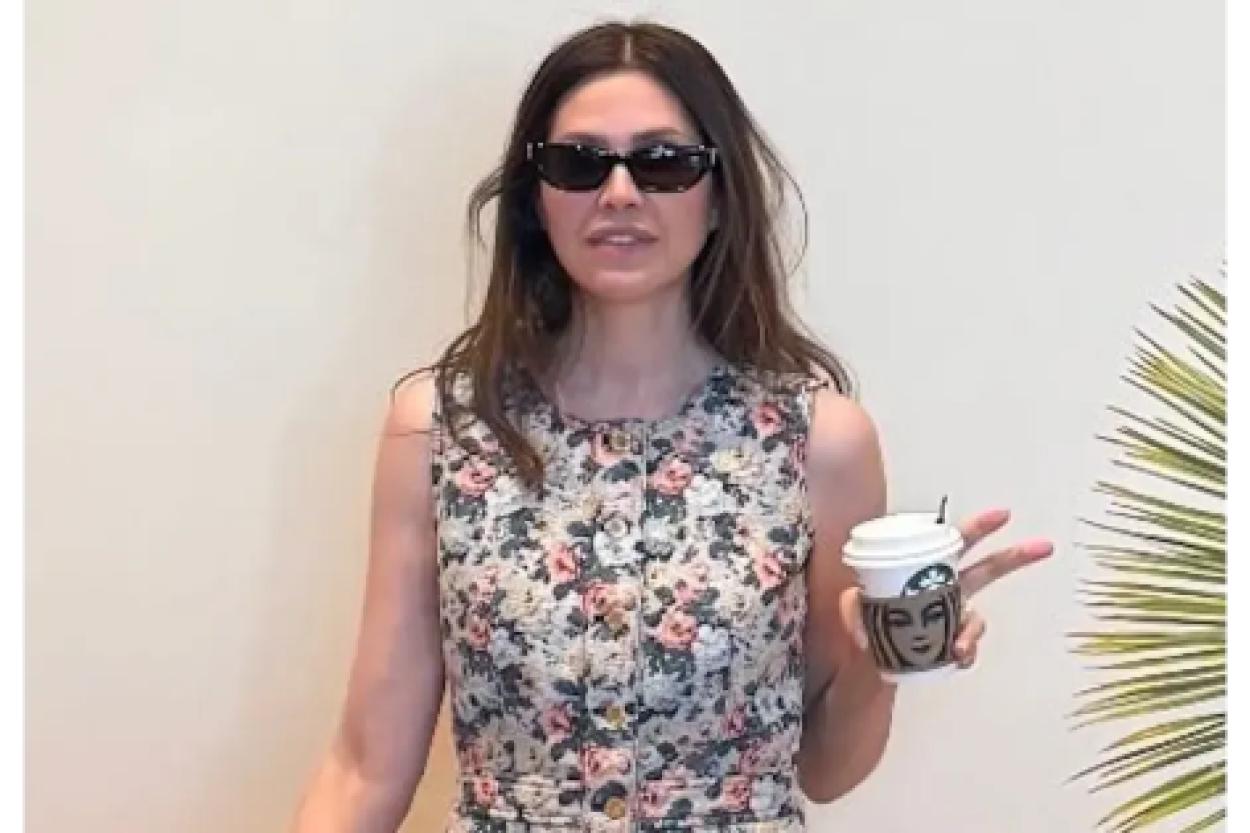 Даша Жукова очаровала публику в США, выбрав мини-платье для открытия своего проекта