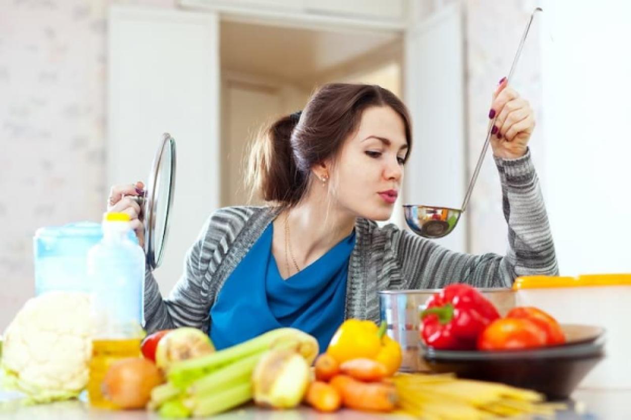 Как улучшить вкус и пользу бульона после его приготовления