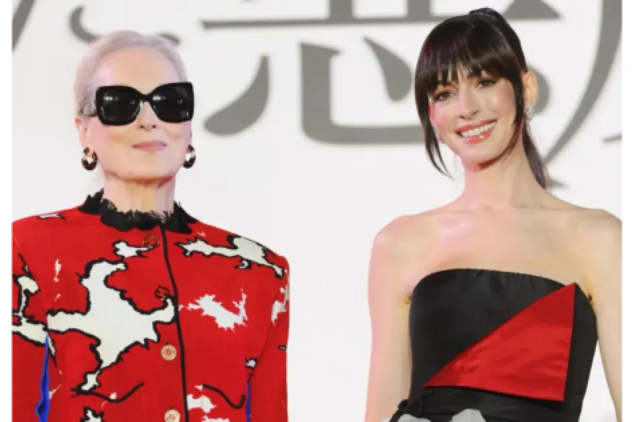 Мэрил Стрип и Энн Хэтэуэй в Токио: стильные образы на премьере сиквела «Дьявол носит Prada»