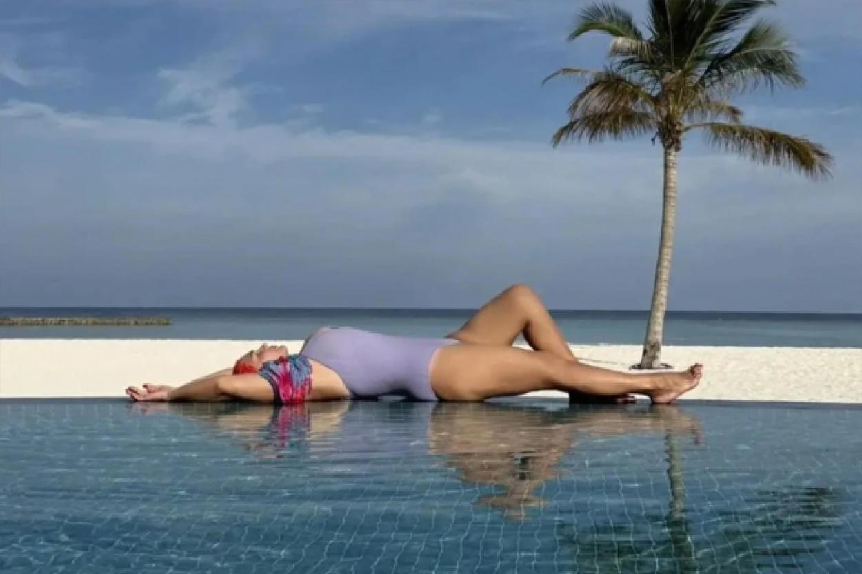 Звезда Comedy Woman в 43 года изменила свою фигуру и наслаждается отдыхом на Мальдивах