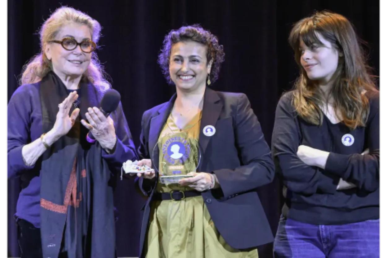 Внучка Катрин Денёв: редкое совместное появление на светском мероприятии