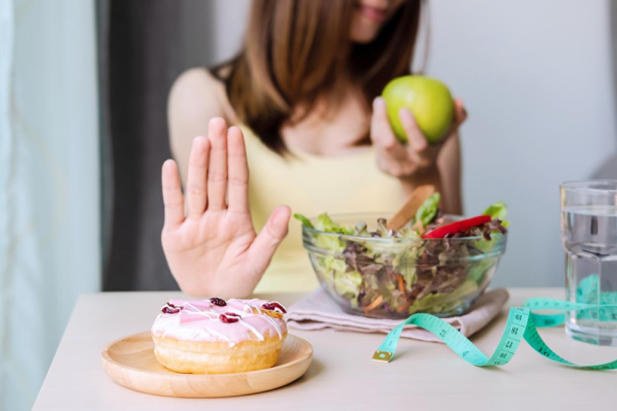 Как сахар влияет на молодость кожи: эффект гликации