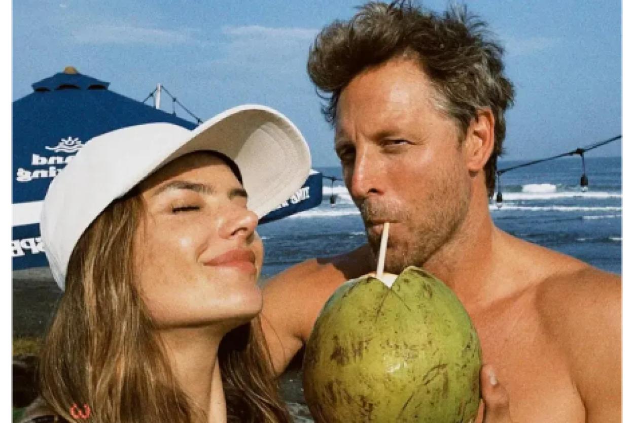 Романтический побег в Индонезию: Алессандра Амбросио и её возлюбленный наслаждаются отдыхом