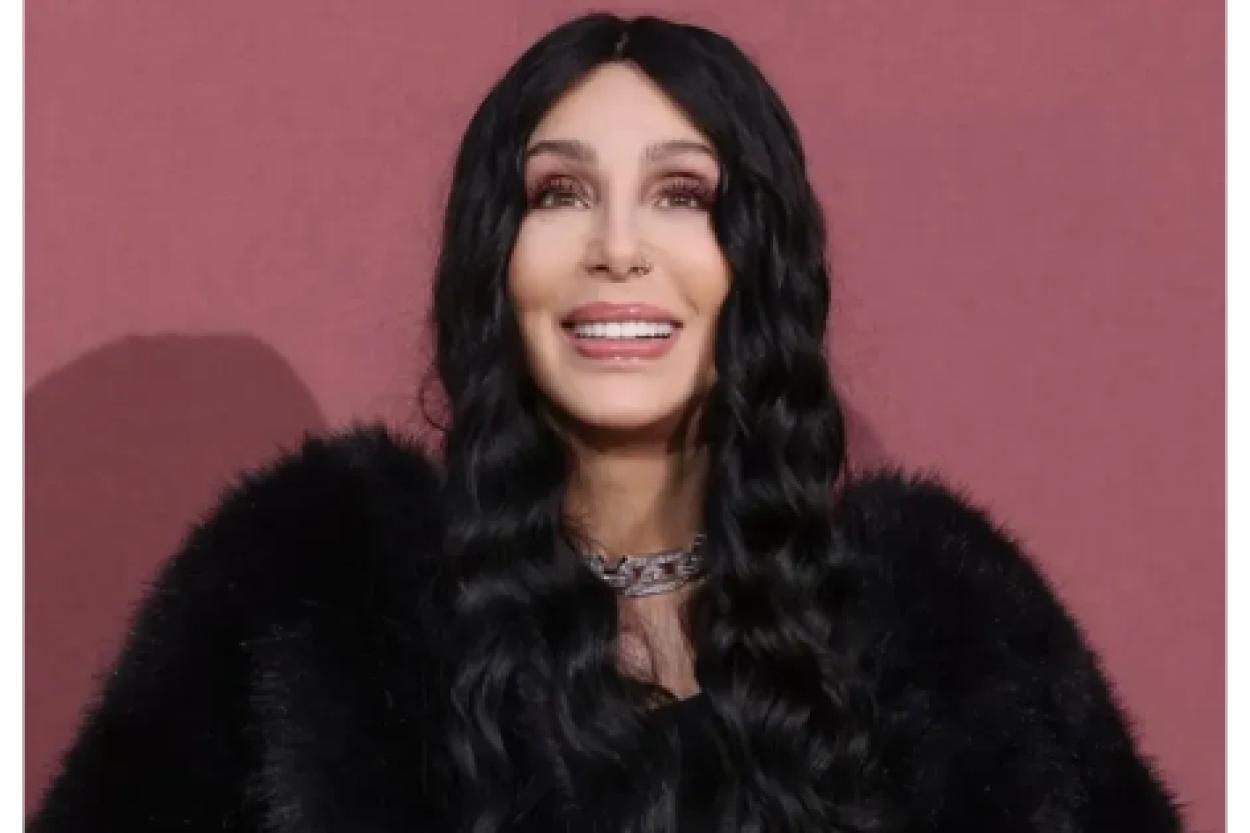 Поп-икона Шер в изумлении: спустя 15 лет она узнала о своей внучке