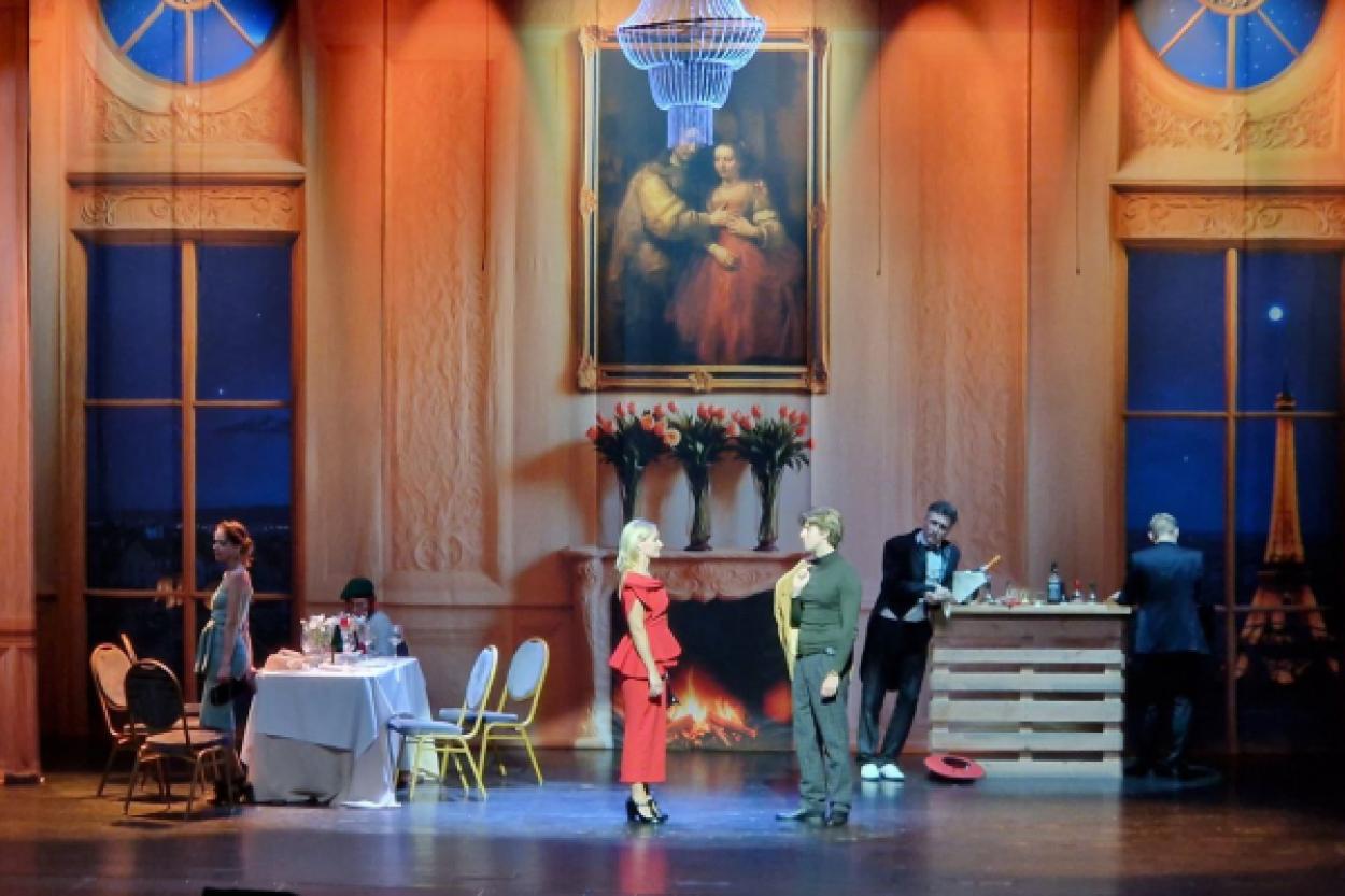 Зрителей приглашают на спектакль «Банкет в Париже»