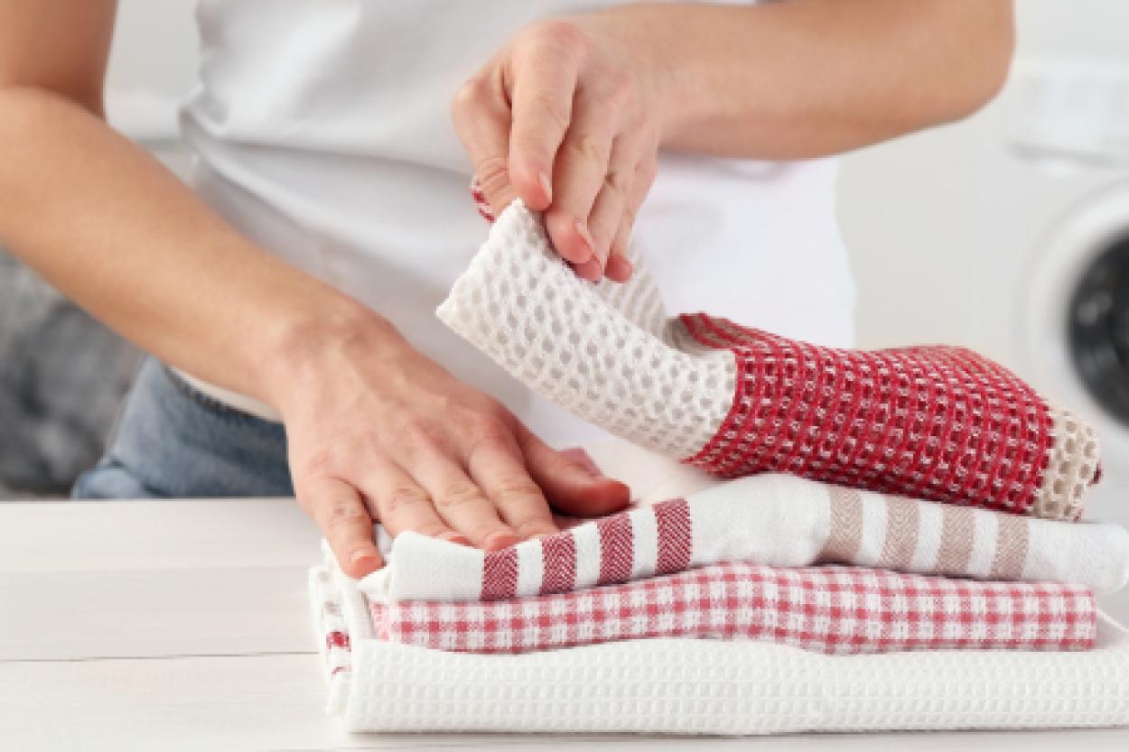 Как вернуть кухонным полотенцам свежесть и чистоту без усилий