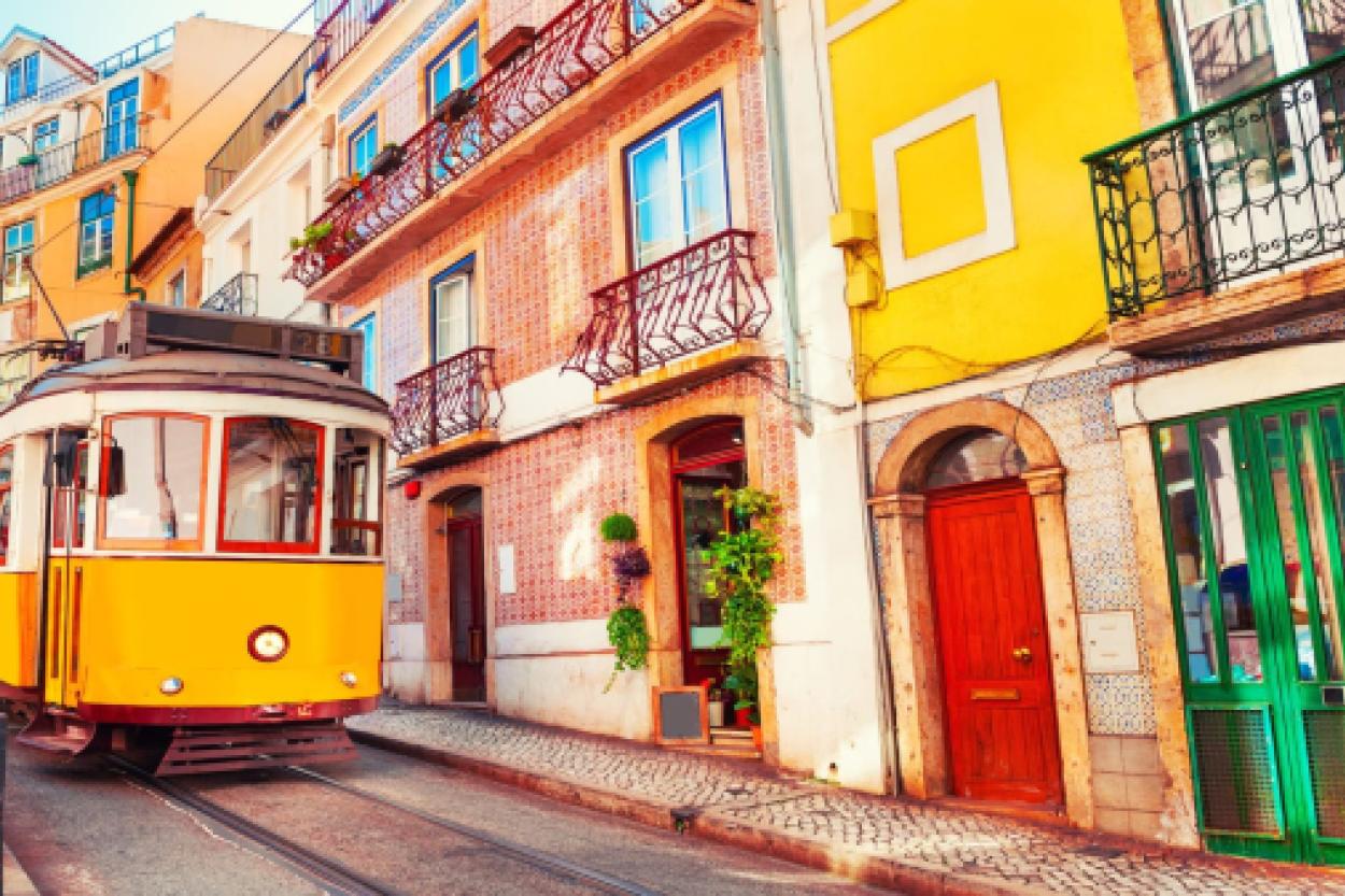 Популярную европейскую столицу признали самым ярким городом мира